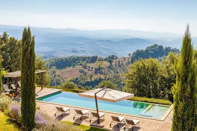 Image de Bisenzio Tower - Huit Chambres Villa, Couchages 16