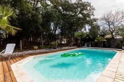 Image de Landaise avec piscine chauffée à 900 M de la plage