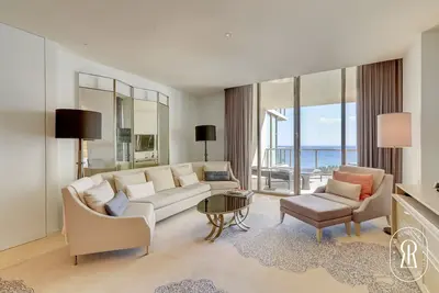 Image de Luxurious 5 Star Beachfront Paradise 2 Balconies