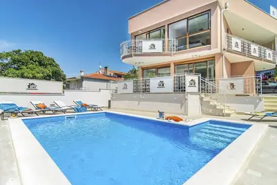 Image de Villa Novigrad - Trois Chambres Villa, Couchages 6