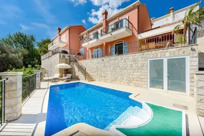 Image de Villa Notaz - Trois Chambres Villa, Couchages 6