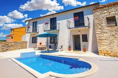 Image de Villa Dinja - Six Chambres Villa, Couchages 12