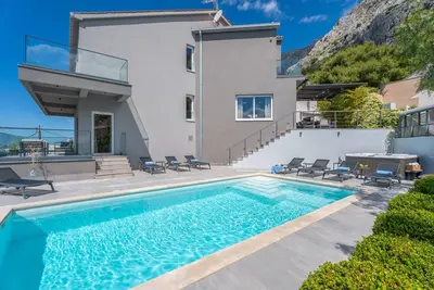 Image de Villa Polly - Quatre Chambres Villa, Couchages 8