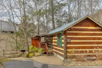 Image de Cabin Sweet Cabin: Cozy Cabin with Beautiful Stream View and Mountain Feel