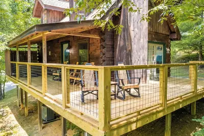 Image de Hidden Dreams: Beautiful Cabin Only 5 Minutes Away from Downtown Gatlinburg
