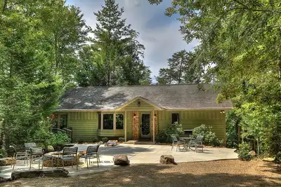 Image de Twin Pines: Picturesque Lodge Surrounded by Breathtaking Nature