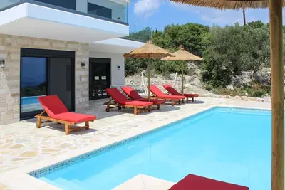 Image de Villa Waterfall - Trois Chambres Villa, Couchages 7