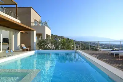 Image de Villa Earth - Quatre Chambres Villa, Couchages 8