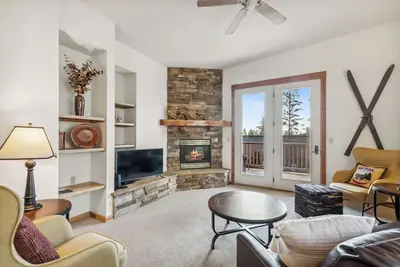 Image de Whitefish Mountain Resort Condo, 3b, Steps away from ski slopes!