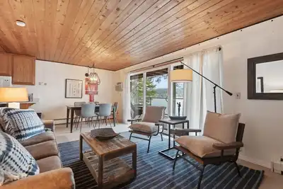 Image de Waterfront, Whitefish Lake Condo 2cd