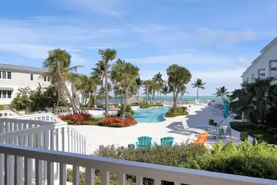 Image de 3 bedroom, 3. 5 bath luxurious condo 402 at Maison in Islamorada