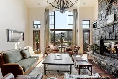 Image de Ski in Ski Out Townhome on Chair 6 on Whitefish Mountain Resort