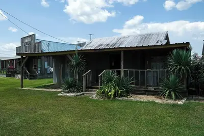 Image de Tiki Cabin @ Yellow Rose Canyon