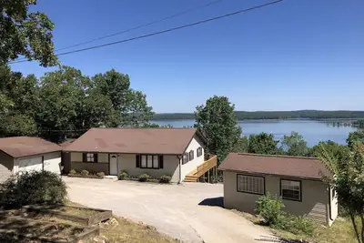 Image de Great retreat! Close to lake and marina