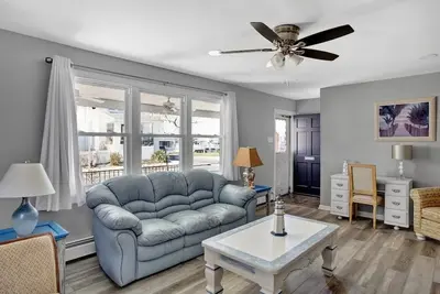 Image de 🏝Gorgeous Bay View Rental🏝 “Close to the Beach”