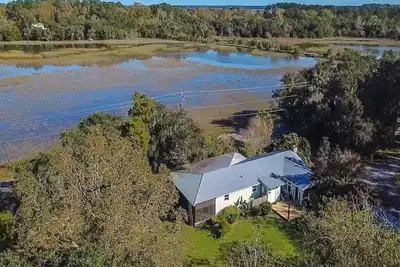 Image de Lowcountry Creekside Family get away.
