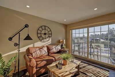 Image de 2 Bed\/2 Bath Suite #5 at The Lodge | Minutes from Sunapee Harbor & Mt. Sunapee