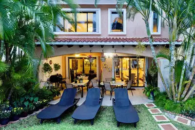 Image de Luxury Villa 4 Bd 6 bds 4 bath 10 guests with large private pool- lagoon front