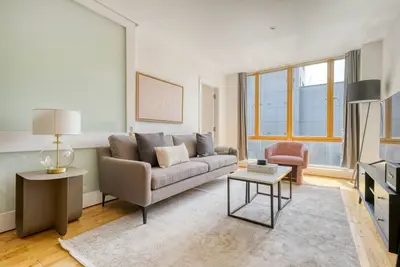 Image de Prime Shoreditch 2br in Gated Development, near bars, by Blueground