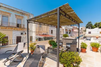 Image de Appartement \"Monolocale vista mare\" avec vue sur la mer, balcon et Wi-Fi.