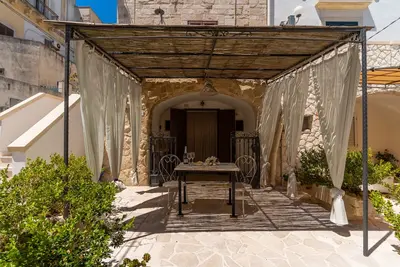 Image de Appartement \"Taverna con Terrazza a Castro\" avec Balcon & Wi-Fi