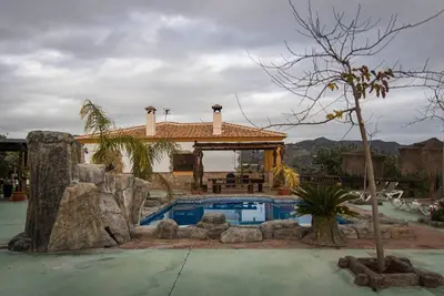 Image de Maison de vacances 'El Desafío De Las Águilas' avec vue sur lac, Wi-Fi et climatisation