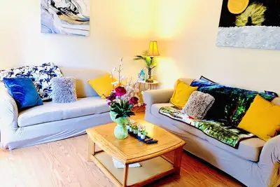 Image de Beutiful 3 bedroom upper unit of duplex home