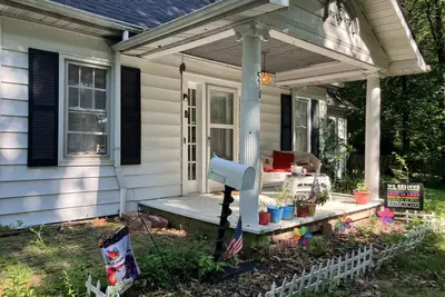 Image de Urban Farm minutes from St Louis complete with animals and outdoor entertainment