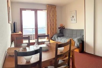 Image de Appartement tout confort avec balcon, skis aux pieds, piscine chauffée, proche commerces et remontées mécaniques