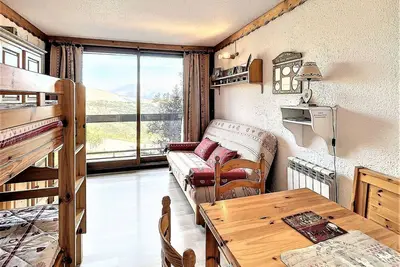 Image de Studio cosy skis aux pieds avec balcon et piscine chauffée