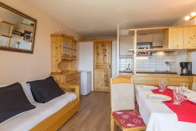 Image de Studio cabine rénové proche pistes, balcon et casier à skis