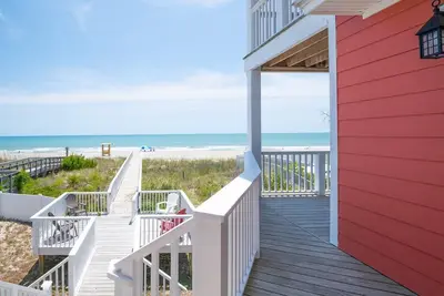 Image de Oceanfront - Wraparound Porch
