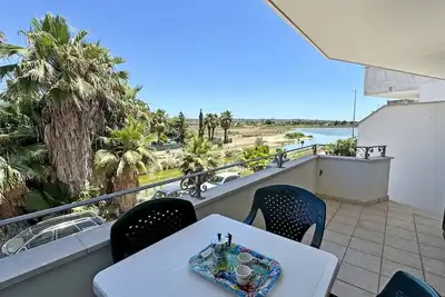 Image de App. Lungolago, 3 places, près de la plage