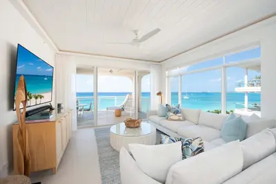 Image de Beachcomber 35 by Grand Cayman Villas