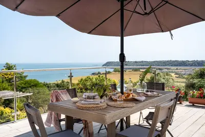 Image de The Spinney - Large home, gym, amazing sea views