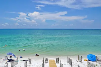 Image de Moonrise: Charming 3 Br Beachfront Home- Sleeps 12, Stunning Views