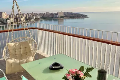 Image de High above the waves: Penthouse Deluxe Alicante