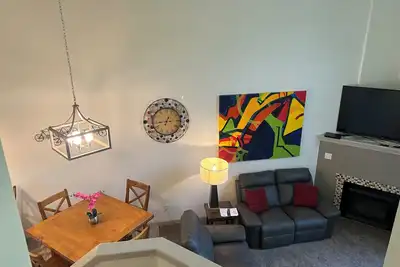 Image de Midtown hideaway, Modern townhome close to downtown