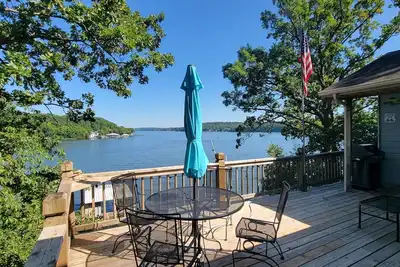 Image de Dog Friendly and Beautiful Main Channel View at the 34. 5mm in a \"No Wake\" cove. .