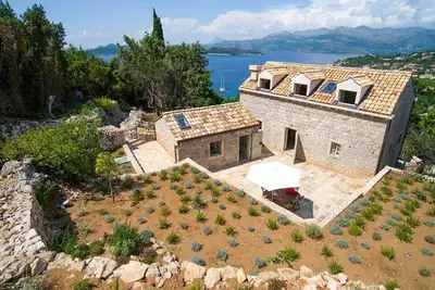 Image de Villa Jahta - Six Chambres Villa, Couchages 14