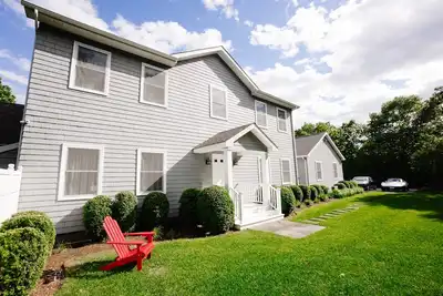 Image de New House Amazing location, 5 min drive to Sag Harbor, East Hampton Town & Beach