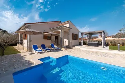 Image de Maison de vacances Kastelir pour 1 - 6 personnes avec 2 chambres à coucher - Maison de vacances