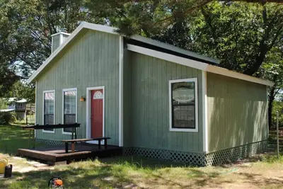 Image de Off Bois D'arc Lake - Main Cabin with Meeting Area, Disc Golf, Volleyball