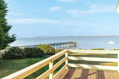 Image de Luxury Beachfront Peaceful Large Yard Mooring