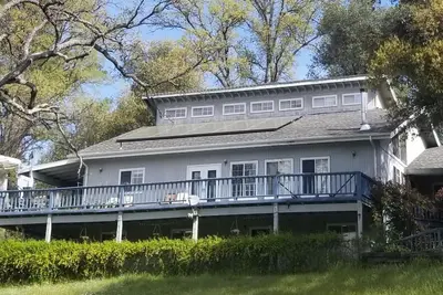 Image de Beautiful Pet-Friendly Spacious Lodge near Yosemite & Lakes 9 Rooms/6br/12 Beds