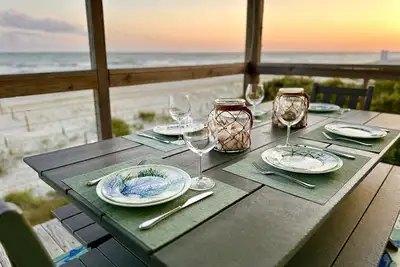 Image de Chic oceanfront house for cozy beach getaway