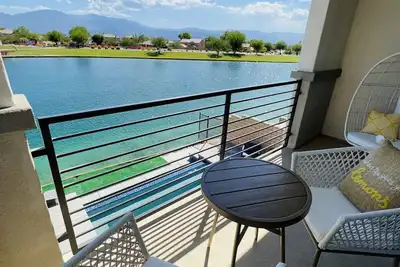 Image de Luxury Lake House for Coachella, Polo, Tennis & Golf Events w Pool Table & Pool