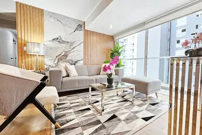 Amazing Top Floor Apt 2bd/2. 5ba In Miraflores