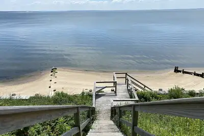 Image de Newly Renovated Waterfront House w\/ Private Beach