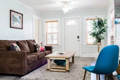 Image de 2 Bd in Quiet Neighborhood + Ac, Desk, Fast Wifi
